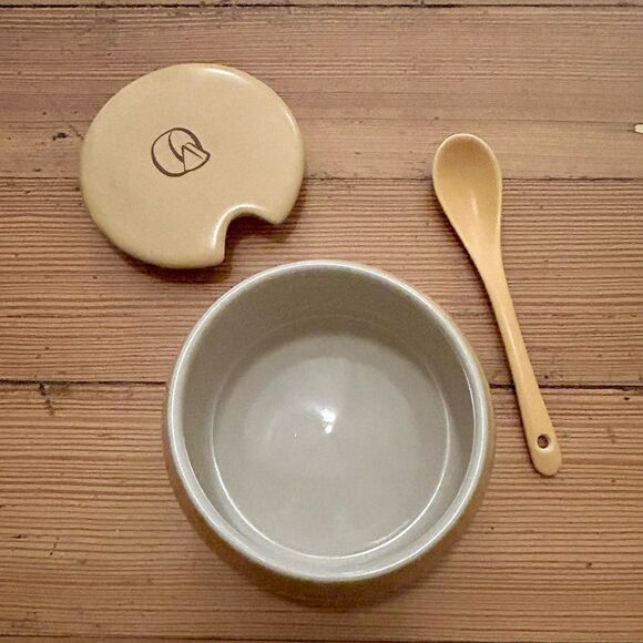 Emilia Food Love ceramic cheese box and ceramic cheese spoon. NWT, NIB. - Picture 9 of 14